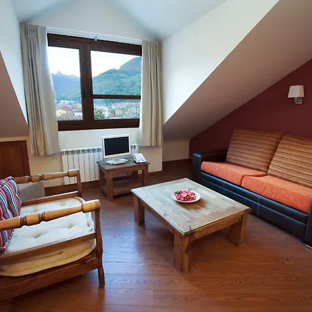 Apartamento Turisticos Cuirgu