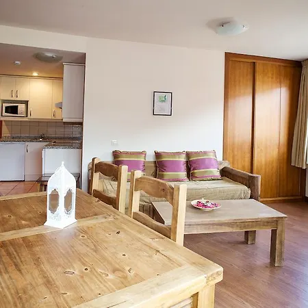 Apartamento Turisticos Cuirgu