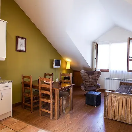 Turisticos Cuirgu Apartamento Felechosa